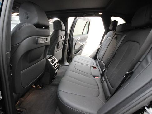 Used 2021 BMW X5 xDrive40i AWD/4WD image 28