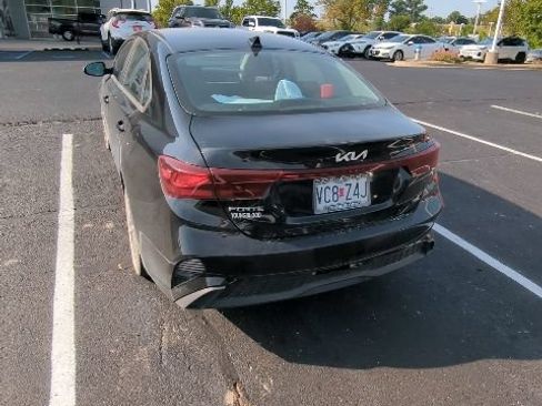 Used 2023 Kia Forte LXS w/ LXS Technology Package FWD image 8