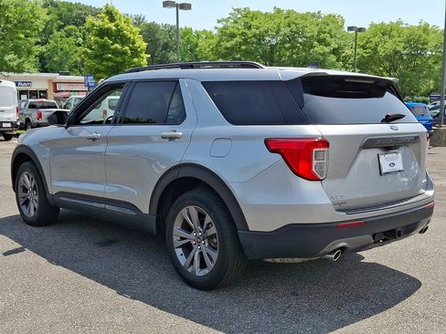 Certified 2023 Ford Explorer XLT w/ Equipment Group 202A AWD/4WD image 4