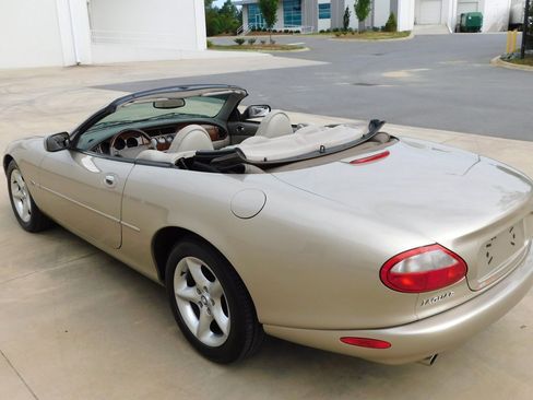 Used 2000 Jaguar XK8 Convertible RWD image 19