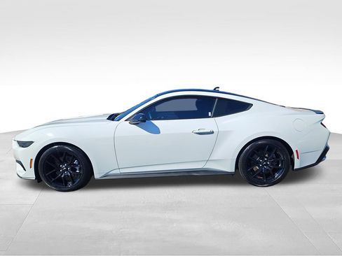 Used 2024 Ford Mustang Coupe RWD image 2