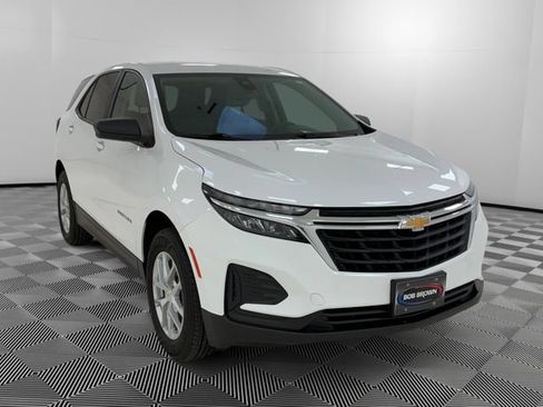 Used 2023 Chevrolet Equinox LS w/ LS Convenience Package AWD/4WD image 7