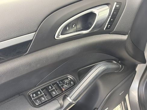 Used 2013 Porsche Cayenne image 23