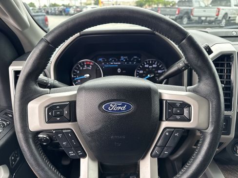 Used 2019 Ford F250 Lariat w/ Lariat Ultimate Package AWD/4WD image 16