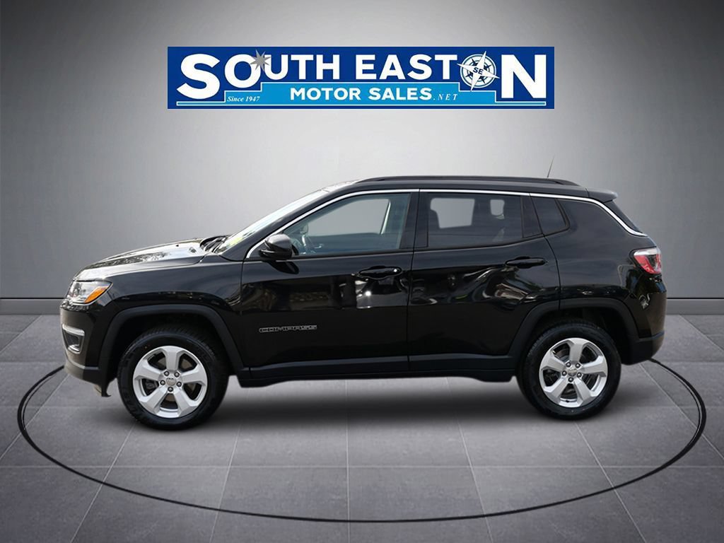 Used 2018 Jeep Compass Latitude w/ Cold Weather Group AWD/4WD image 7