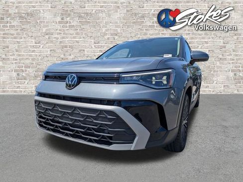 Used 2025 Volkswagen Taos SE image 8