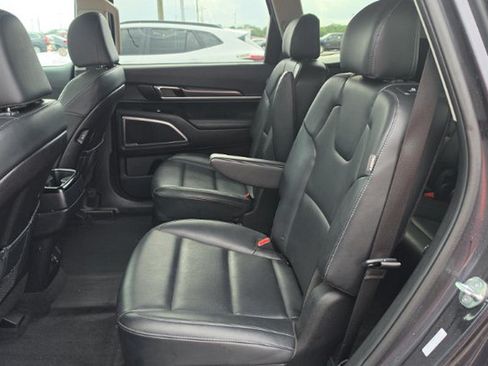 Used 2025 Kia Telluride S AWD/4WD image 14