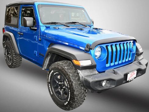 Used 2022 Jeep Wrangler Sport image 9
