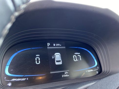 Used 2025 Hyundai Venue SEL FWD image 22