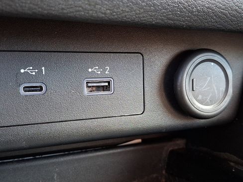 Used 2023 Nissan Rogue SV w/ SV Premium B Package image 25