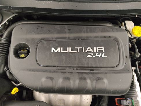 Used 2018 Jeep Cherokee Latitude Plus image 30