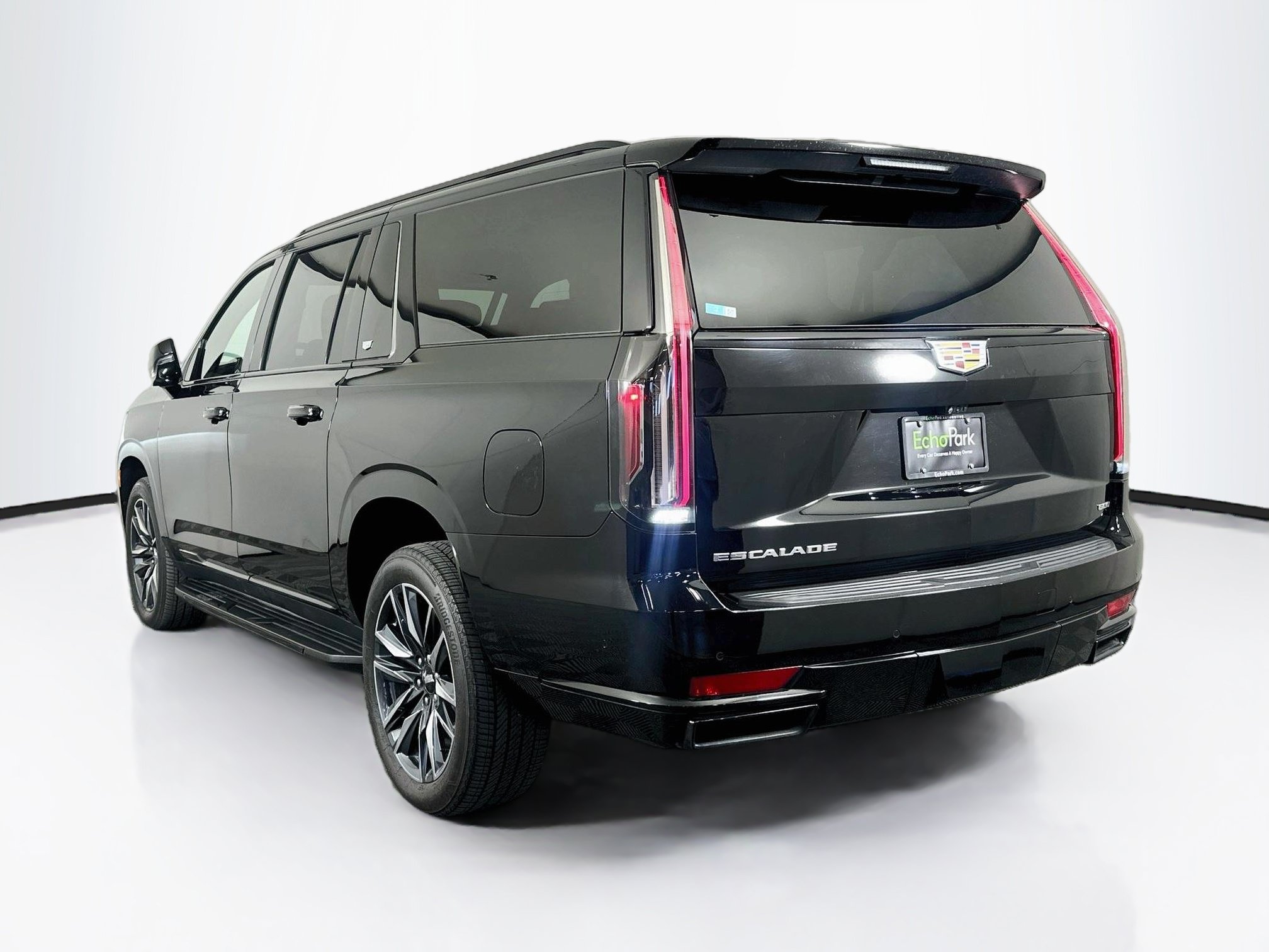 Used 2023 Cadillac Escalade ESV Sport AWD/4WD image 5