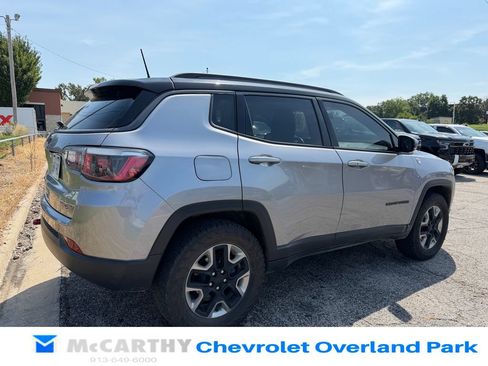 Used 2018 Jeep Compass Trailhawk w/ Leather Interior Group AWD/4WD image 3