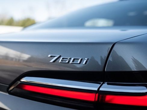 Used 2023 BMW 760i xDrive 760i xDrive w/ Executive Package image 19