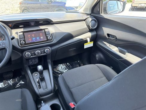New 2025 Nissan Kicks Play S image 19