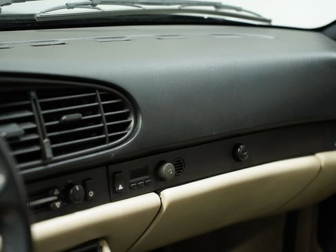 Used 1986 Porsche 944 Turbo image 39