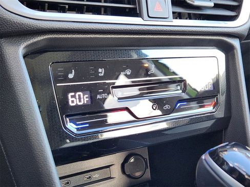 New 2026 Volkswagen Taos SEL image 13