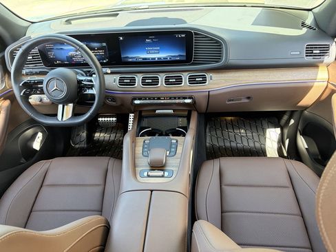 Used 2025 Mercedes-Benz GLS 450 4MATIC image 15