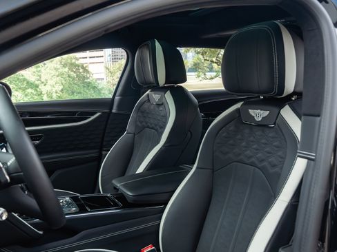 Certified 2025 Bentley Flying Spur Plug-In Hybrid AWD/4WD image 8