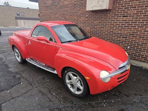Used 2003 Chevrolet SSR LS w/ Preferred Equipment Group image 12