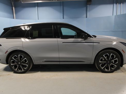 New 2026 Lincoln Nautilus Reserve image 31