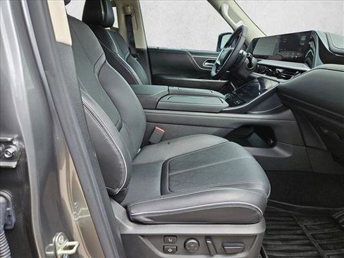 Used 2025 INFINITI QX80 Sensory AWD/4WD image 19