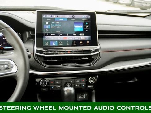 Used 2023 Jeep Compass Trailhawk image 11