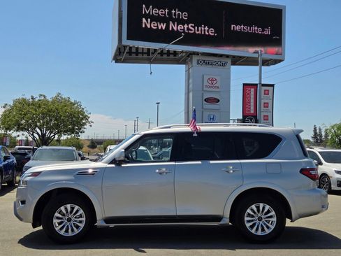 Used 2024 Nissan Armada SV AWD/4WD image 4