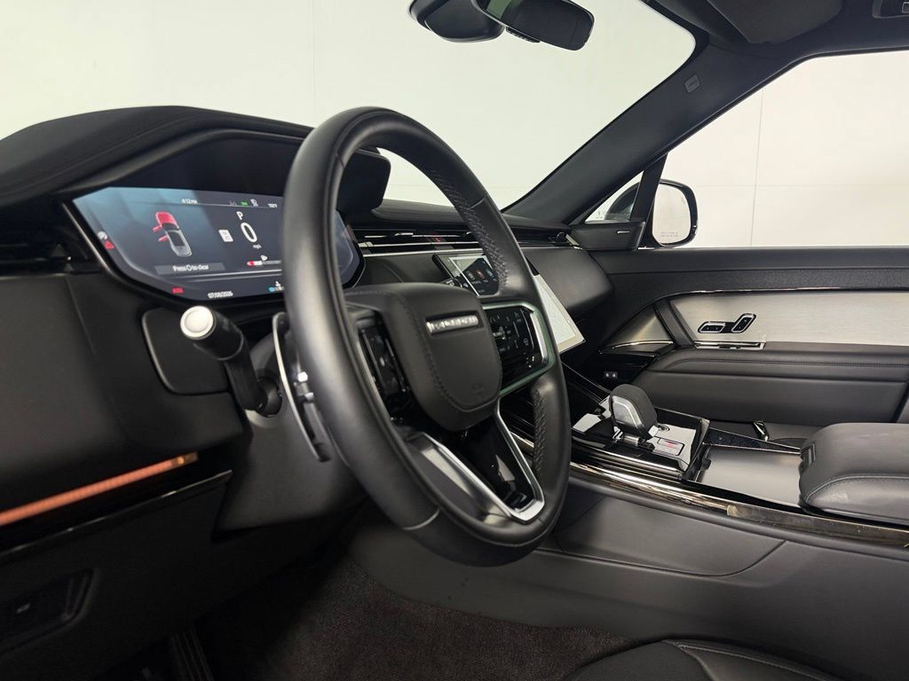 Used 2025 Land Rover Range Rover Sport SE AWD/4WD image 20