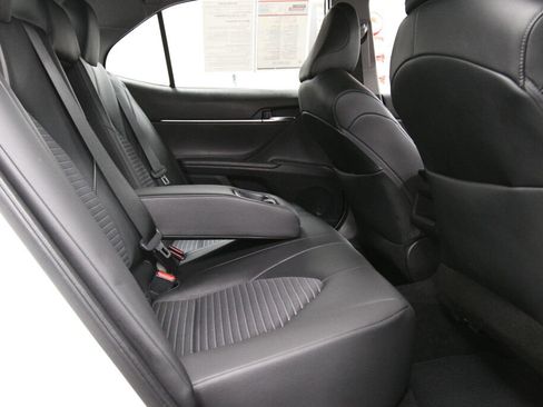 Used 2022 Toyota Camry SE w/ Carpet Mat Package (TMS) FWD image 23
