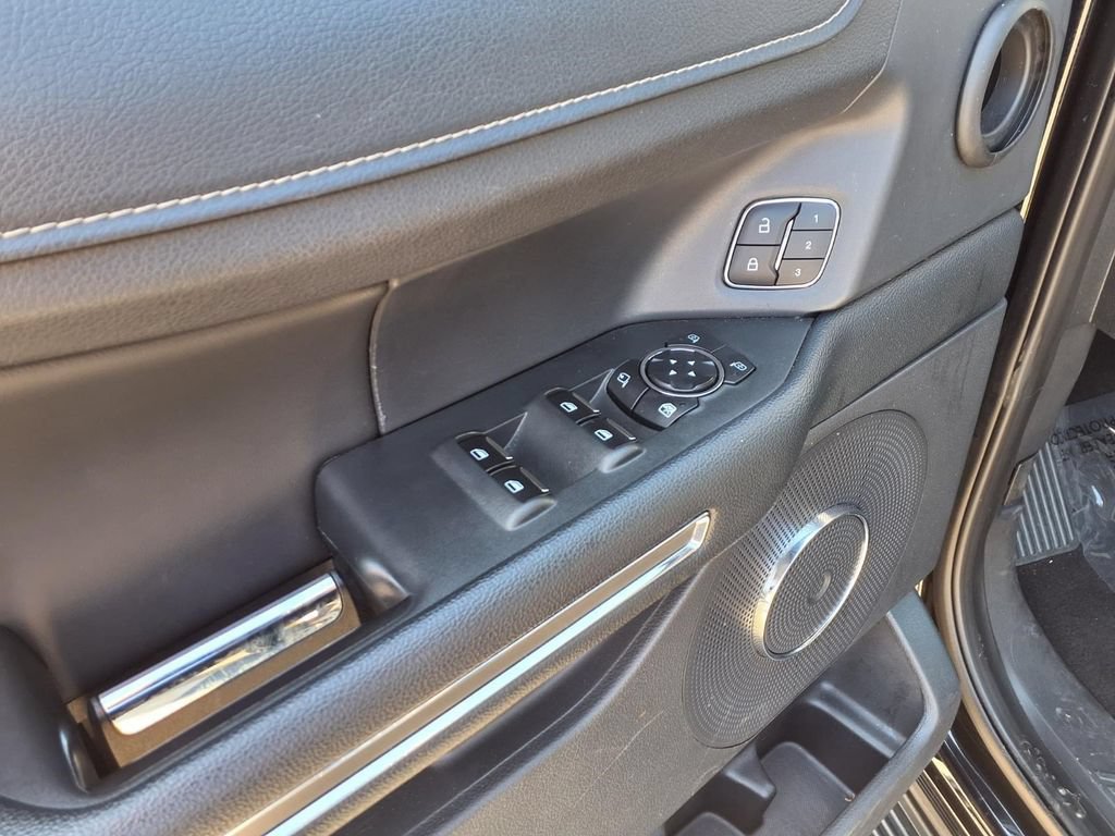 Used 2024 Ford Expedition XLT AWD/4WD image 21