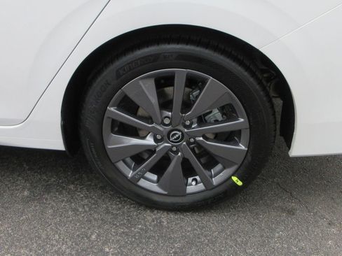 New 2026 Nissan Sentra SL w/ Floor Mat Package FWD image 9