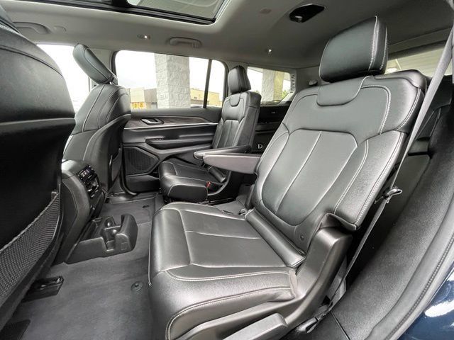 Used 2023 Jeep Grand Cherokee L Limited AWD/4WD image 25
