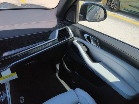 New 2026 BMW X5 xDrive40i w/ Executive Package image 17