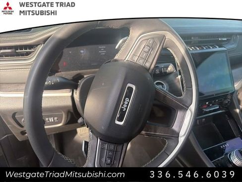 Used 2023 Jeep Grand Cherokee L Limited w/ Luxury Tech Group II image 11