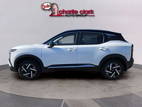 Used 2026 Nissan Kicks SV FWD image 3