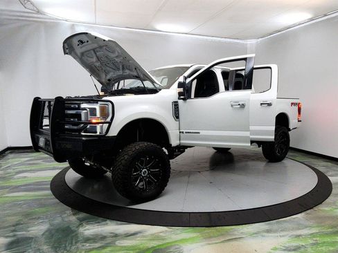 Used 2022 Ford F250 Platinum AWD/4WD image 9