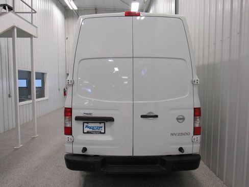 Used 2021 Nissan NV 2500 SV RWD image 12
