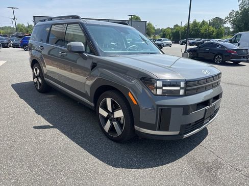 Used 2025 Hyundai Santa Fe Limited FWD image 9