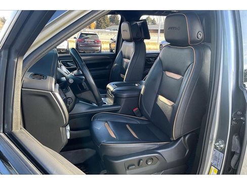 Used 2022 GMC Yukon XL AT4 w/ AT4 Premium Plus Package image 27