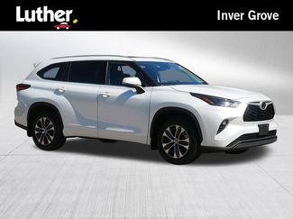Used 2022 Toyota Highlander XLE AWD/4WD video 1