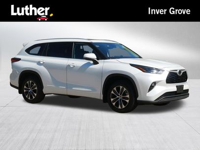 Used 2022 Toyota Highlander XLE