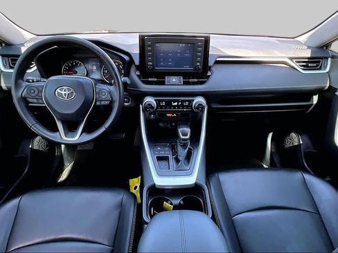 Used 2019 Toyota RAV4 XLE Premium FWD image 16