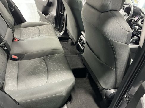 Used 2021 Toyota RAV4 XLE w/ Convenience Package image 21