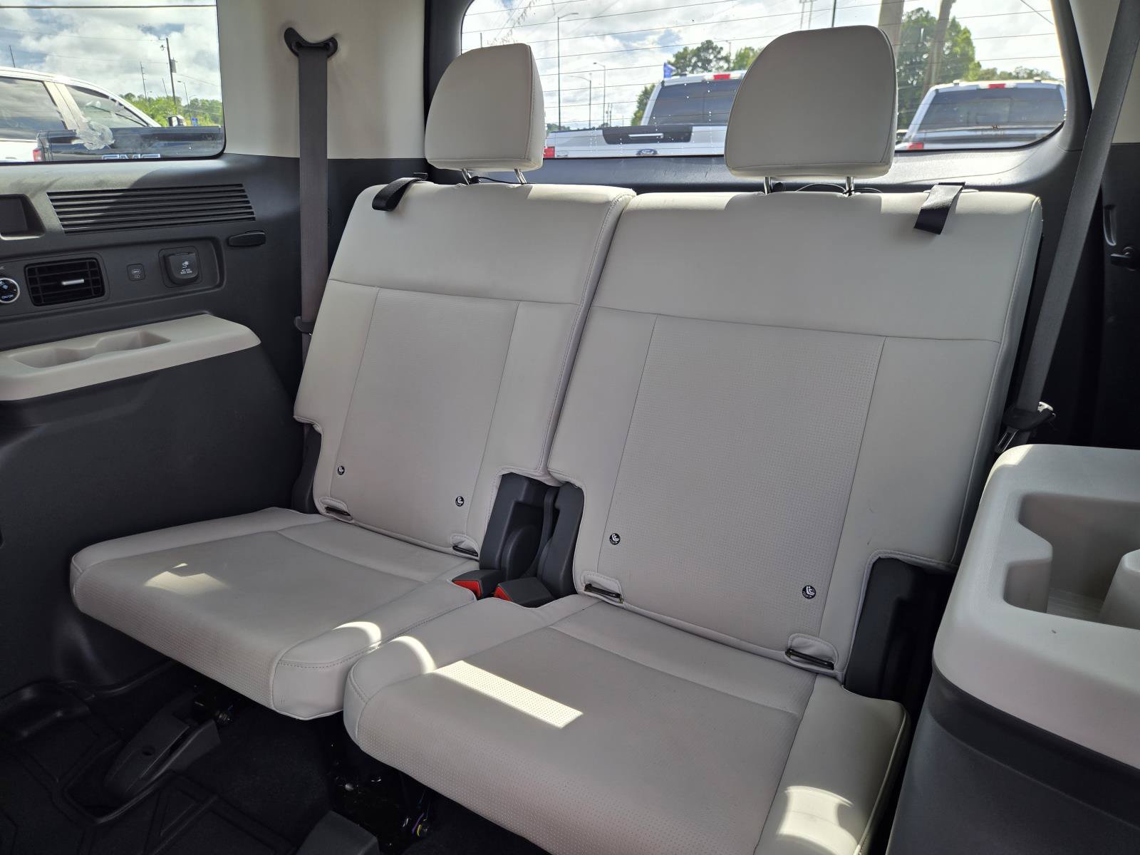 Used 2024 Hyundai Santa Fe Calligraphy FWD image 15