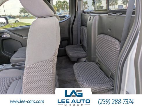 Used 2015 Nissan Frontier SV w/ SV Value Truck Package image 11