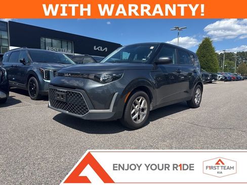 Used 2023 Kia Soul LX w/ LX Technology Package FWD image 1