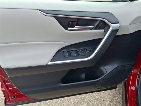 Used 2024 Toyota RAV4 XLE Premium image 9