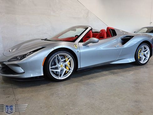 Used 2021 Ferrari F8 Tributo image 52