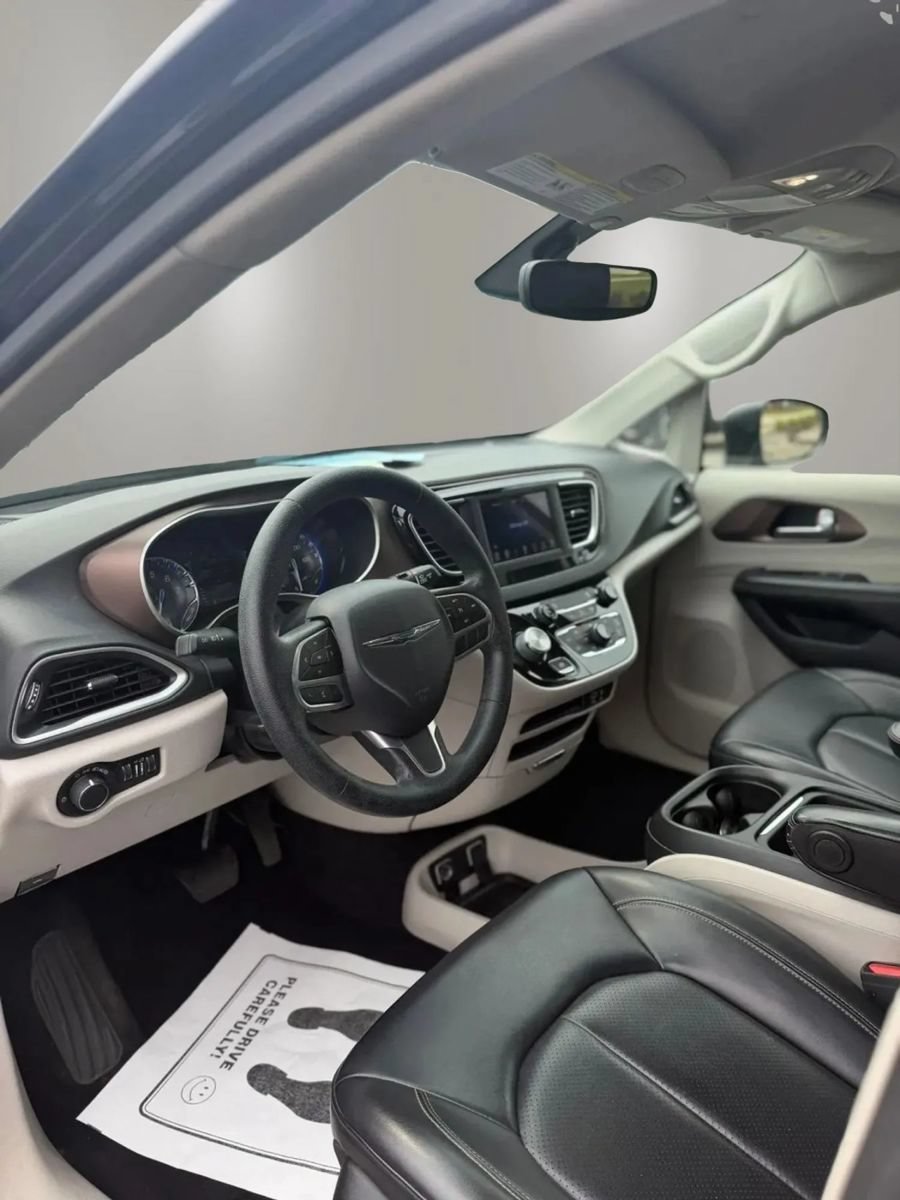 Used 2020 Chrysler Voyager Lxi FWD image 10